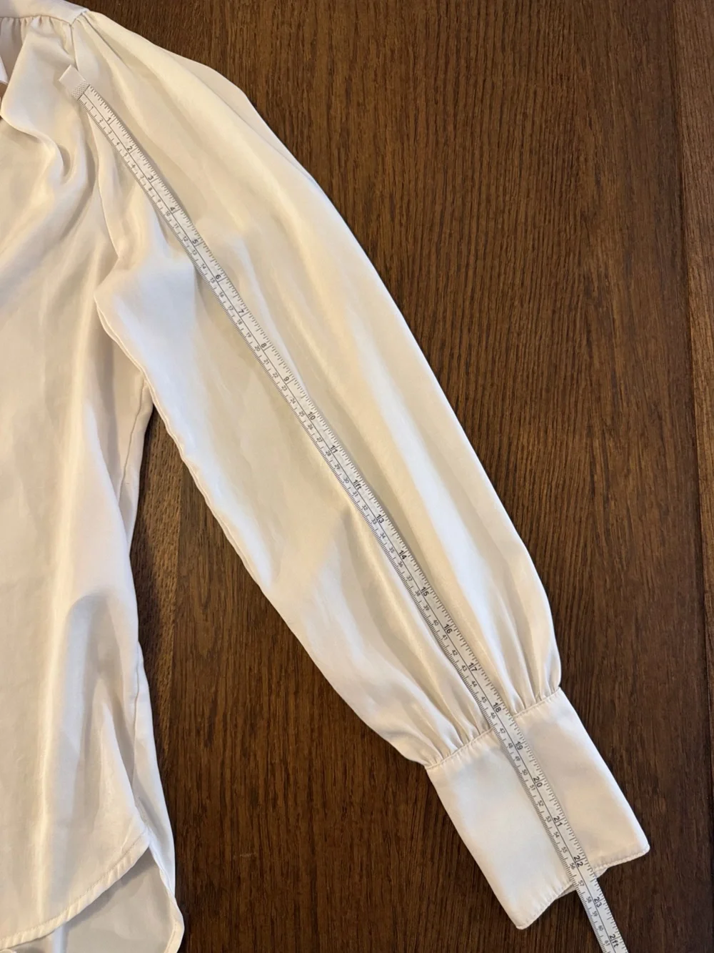 Banana Republic Factory Off-White Long-Sleeve V-Neck Blouse